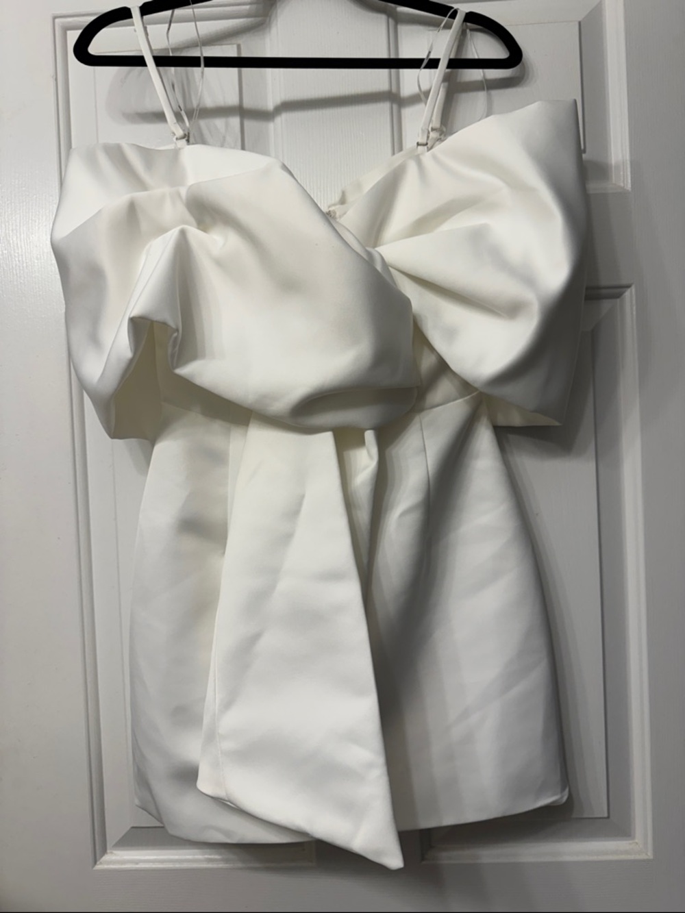 NWT💚 Elliatt White Dress